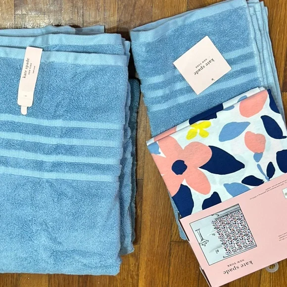 Kate Spade Woven Fabric Shower Curtain in Forest Floral Size: 72 x 72 & 4 Towels - Picture 6 of 7